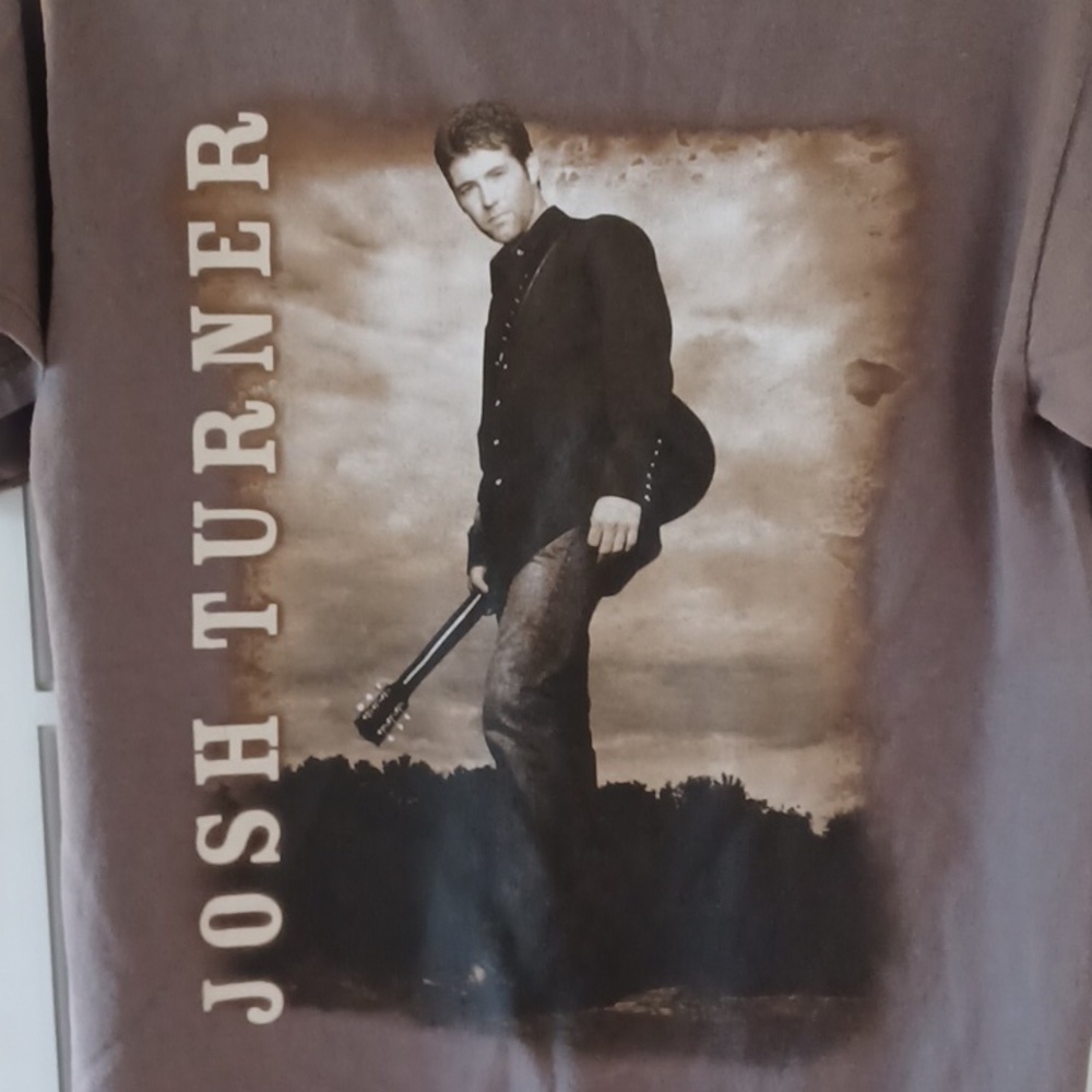 Josh Turner  long black train tee shirt size small